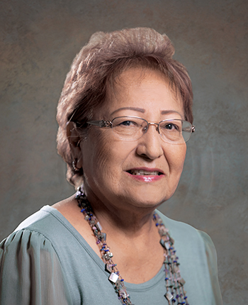 Headshot of Esther Greyeyes